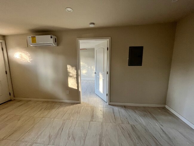 Building Photo - 5209 Olive Dr