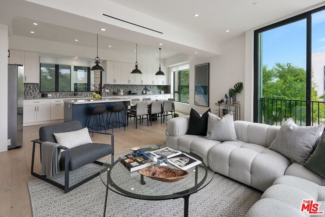 Foto principal - 5166 W Mid City Ct