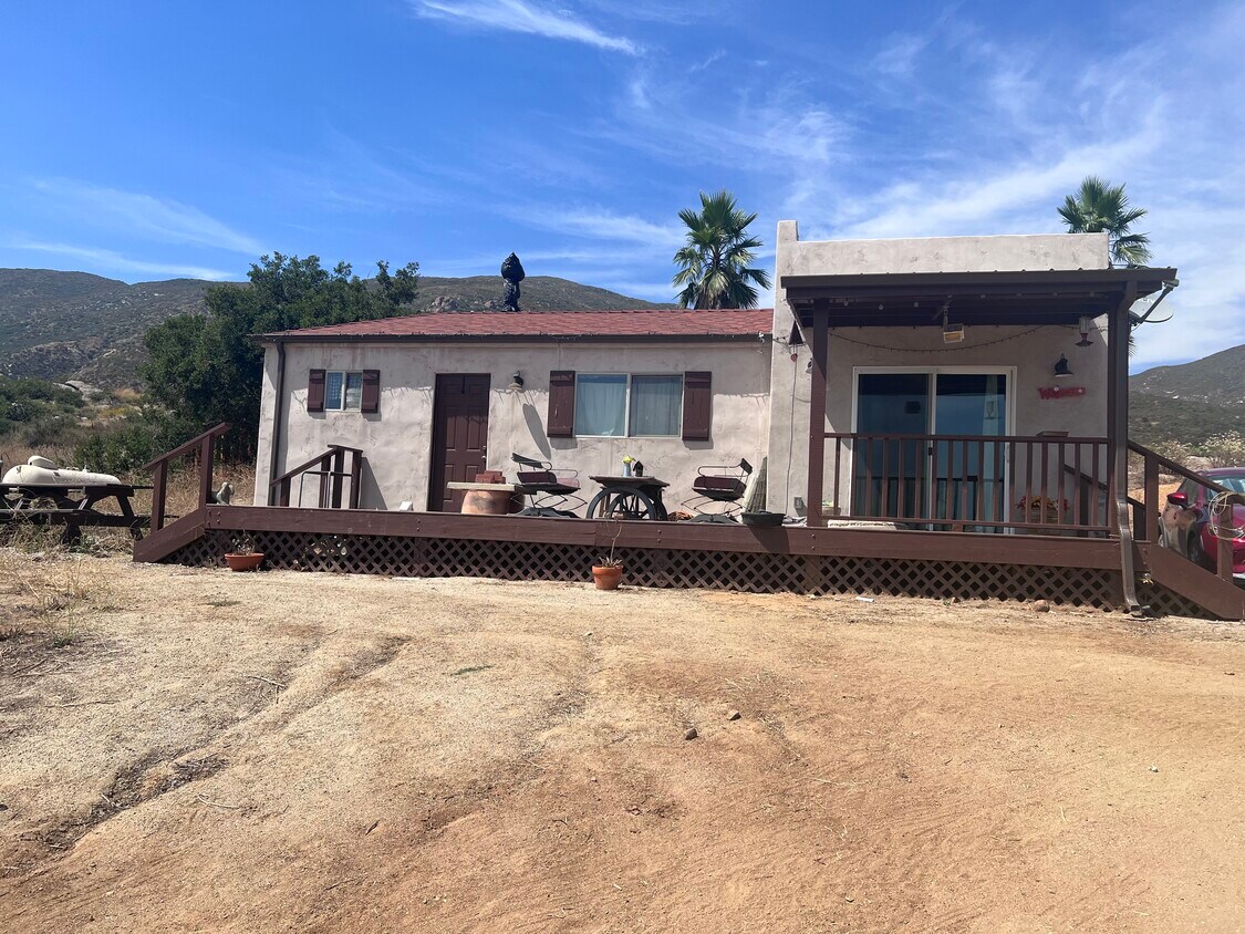 Foto principal - 28548 Hell Creek Rd