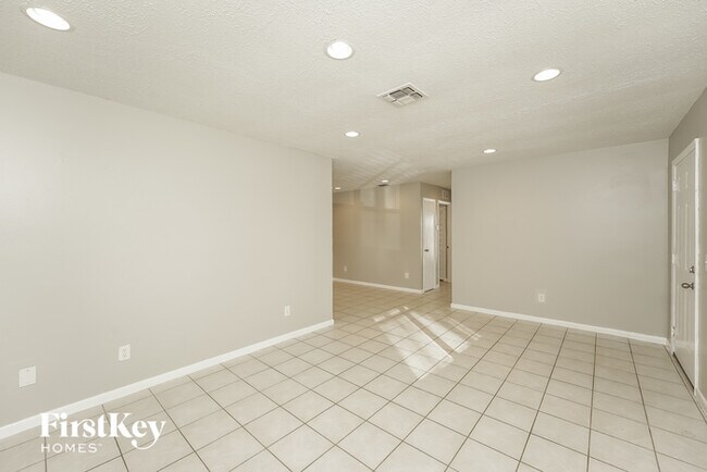 Foto del edificio - 734 SW Avens St