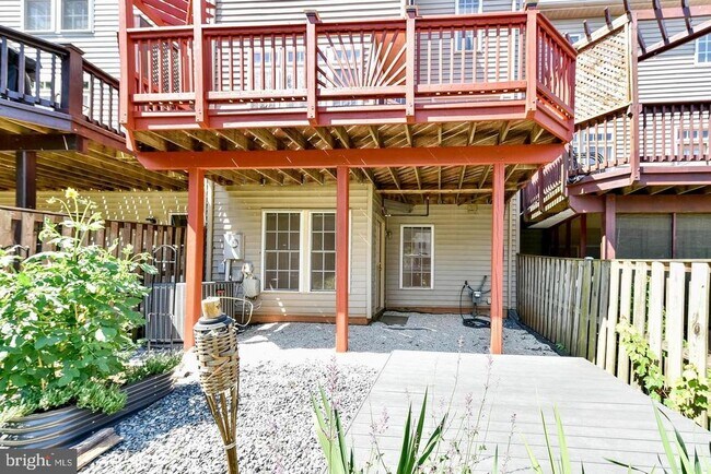 Foto del edificio - 14422 Fowlers Mill Dr