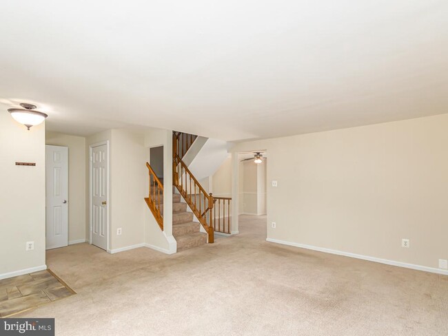 Building Photo - 6648 Greenleigh Ln