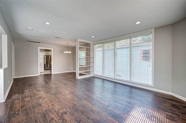 Building Photo - 2408 Yoakum Blvd