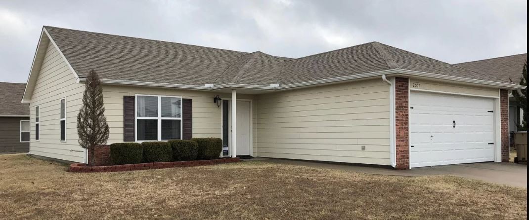 Foto principal - 2402 E Conquest St