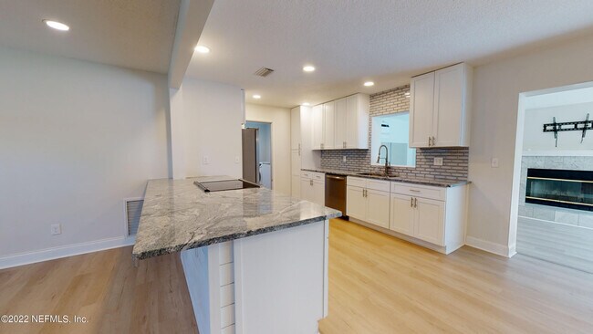 Building Photo - 311 Lobelia Rd