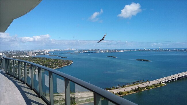 Foto del edificio - 3131 NE 7th Ave