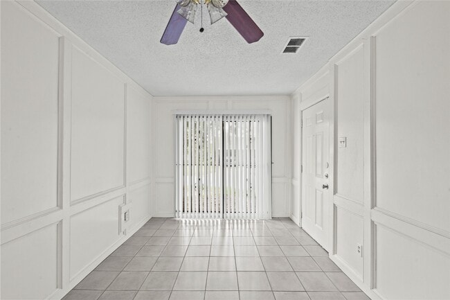 Building Photo - 7450 Lakewood Dr