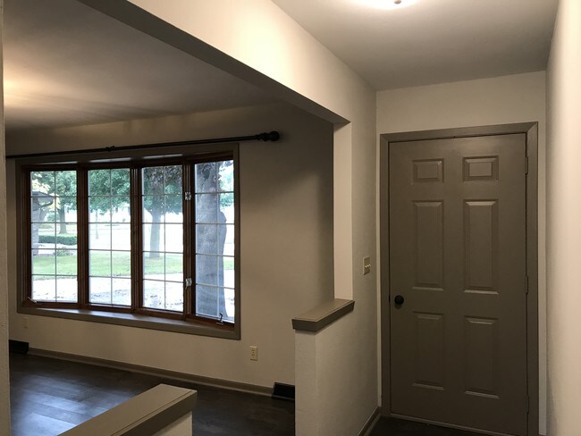 Building Photo - 412 Colby Ct