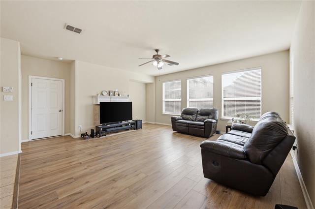 Foto del edificio - 11945 Henderson Dr