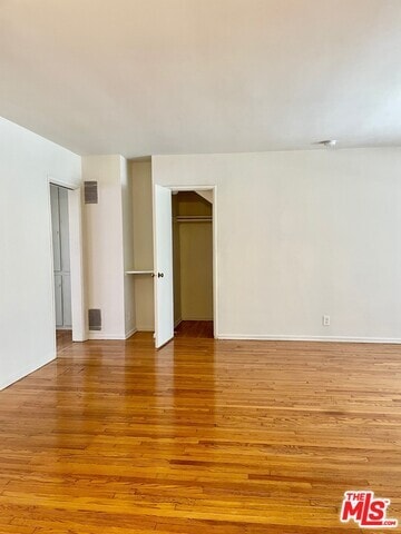 Building Photo - 7634 Hampton Ave