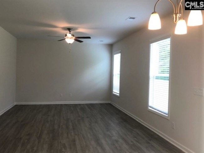 Foto del edificio - 433 Magnolia Tree Rd