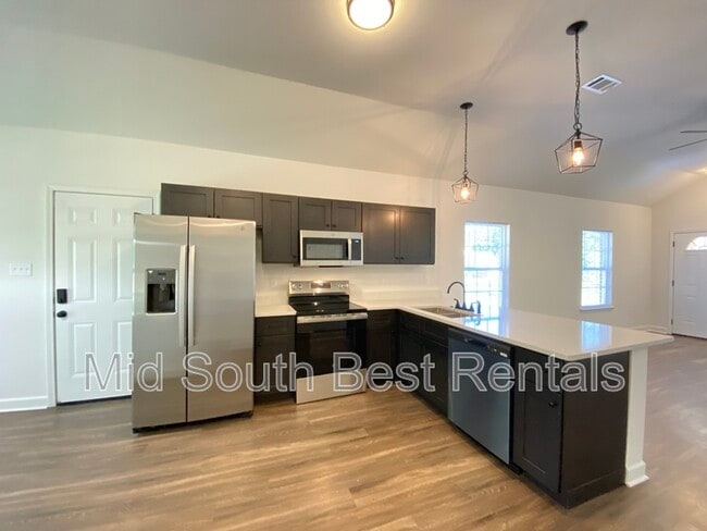 Building Photo - 1818 S Summit St