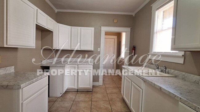 Building Photo - Newly Renovated Home | Vollintine-Evergree...