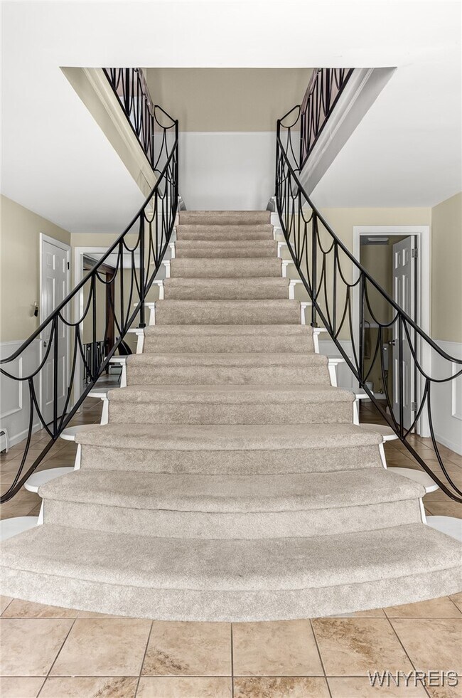 Foto del edificio - 79 Hemlock Dr