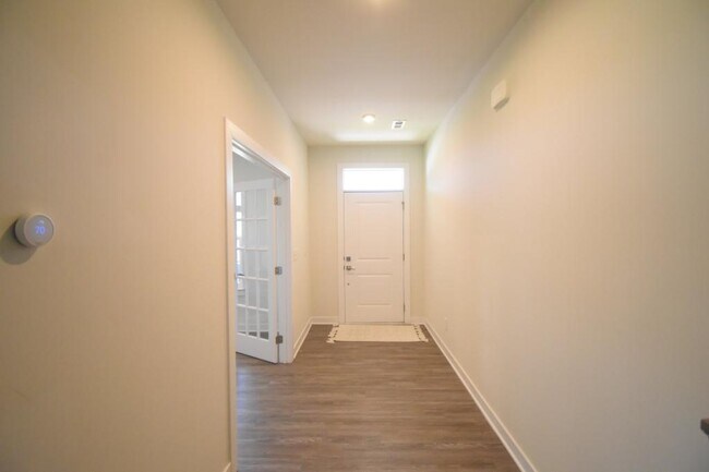 Foto del edificio - 7200 Eagles Nest Ln