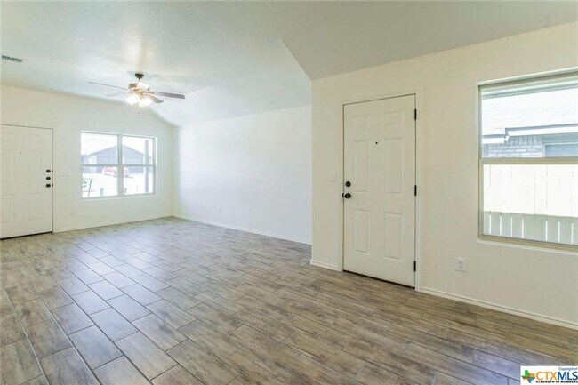 Foto del edificio - 2408 Alterman Dr