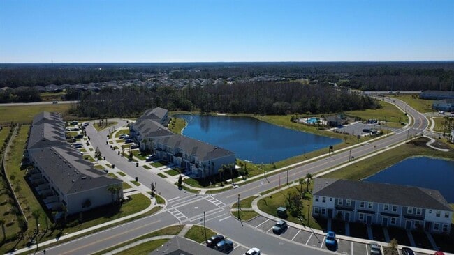 Foto del edificio - 2426 Skyline Lp