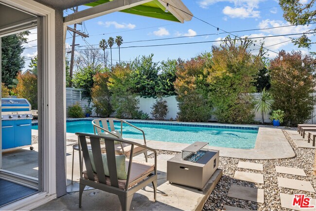 Foto del edificio - 5127 Gaynor Ave