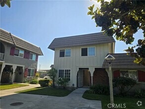 Building Photo - 4756 Larwin Ave