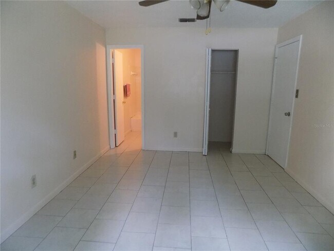 Foto del edificio - 6124 SW 10th Pl