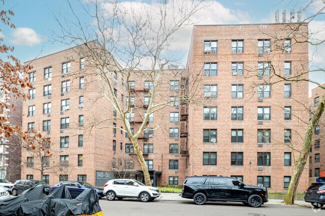Foto del edificio - 140-50 Burden Cres