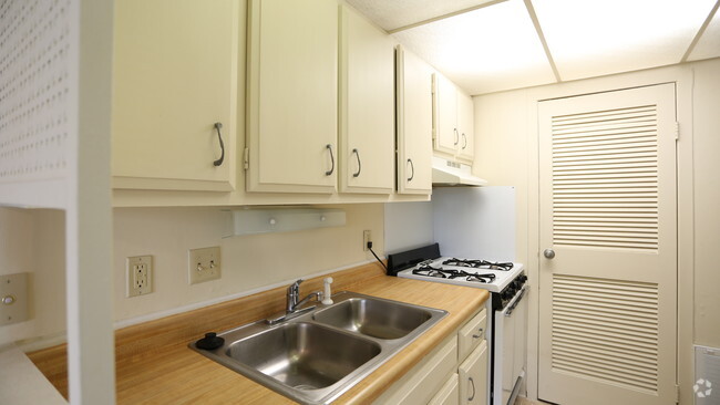 Kitchen - Executive House