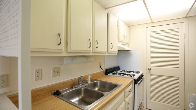 Interior Photo - Executive House