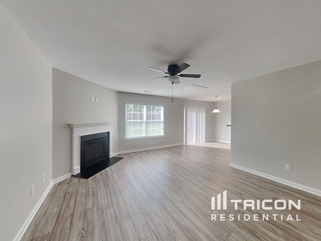 Building Photo - 828 Chariot Way Hopkins SC