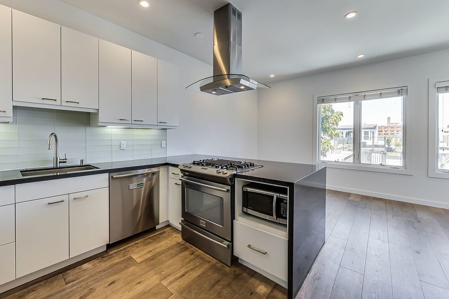 Primary Photo - Recently Remodeled 4 bed/2 bath apartment ...