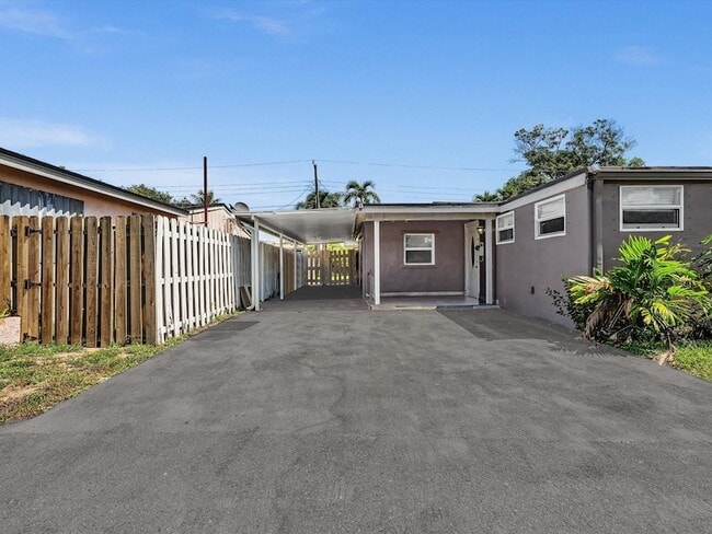 Photo - 6661 Meade St House