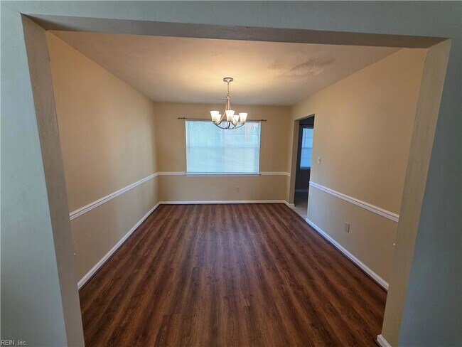 Foto del edificio - 1460 Berkshire Dr