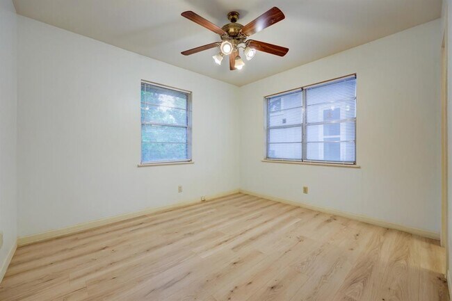 Building Photo - 2508 Spruceleaf Cir