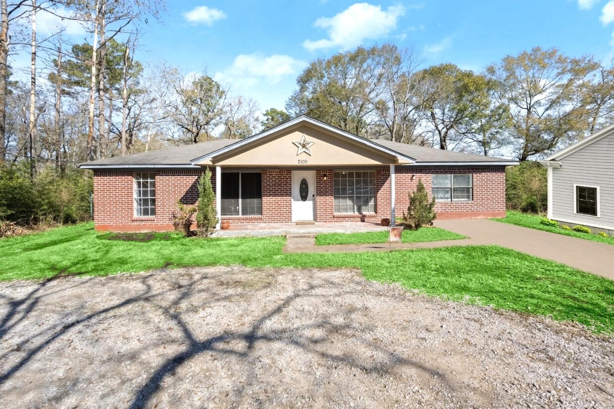 Foto principal - 2100 Hill Top Ct