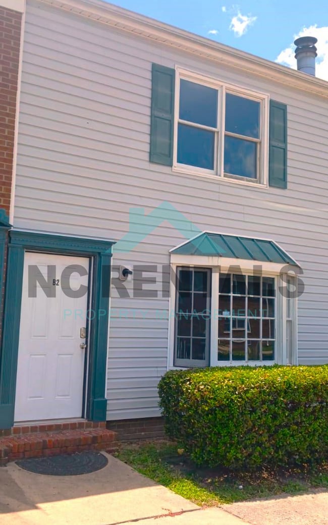 Photo - 100 Kristin Dr House