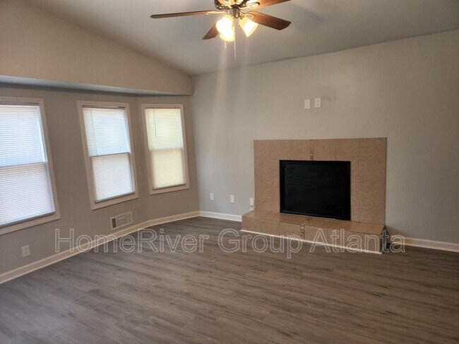 Building Photo - 5870 Wellborn Trail