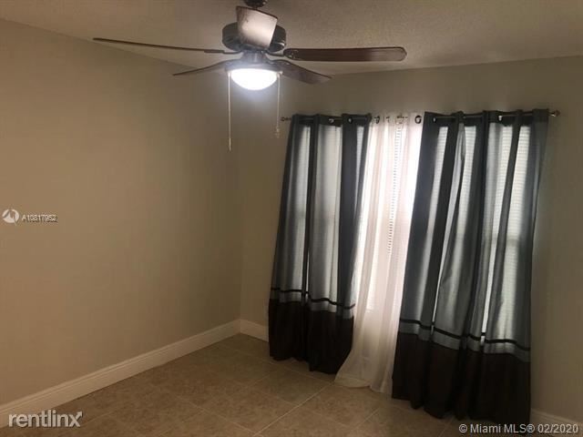 Foto del edificio - 1502 Lake Crystal Dr