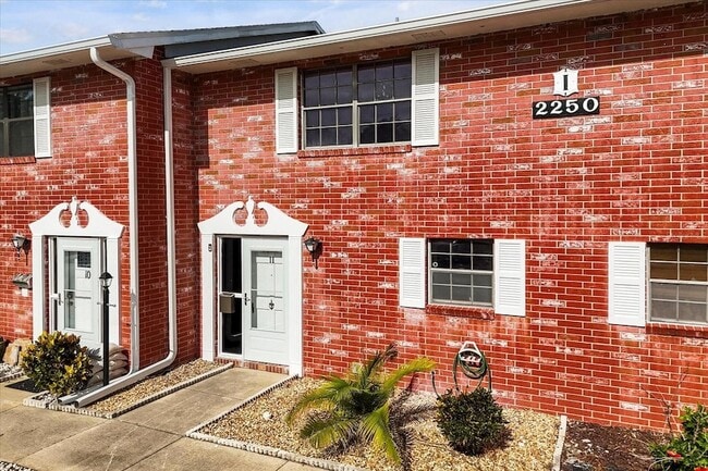 Building Photo - 2250 S Palmetto Ave