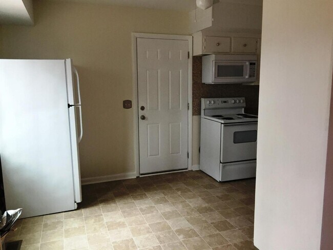 Building Photo - 4717 Kalamath Dr