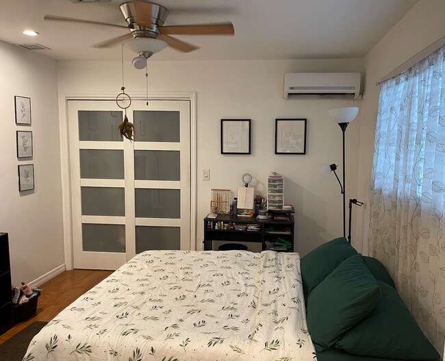 Foto del edificio - 1008 NE 11th St - Side Unit