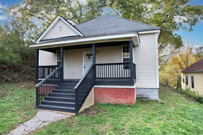 Building Photo - 4405 Grand Ave