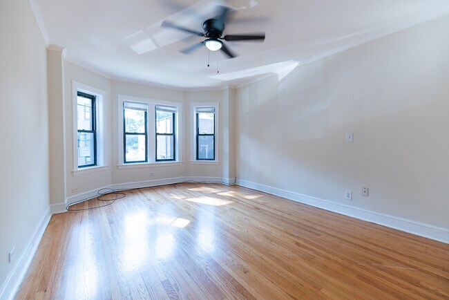 Foto del edificio - 6509 N Hoyne Ave