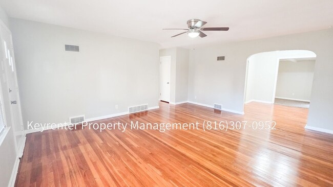 Building Photo - Newly remodeled 3 bed 2 bath house located in Independence