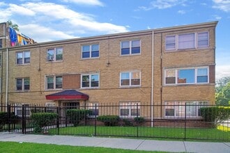Building Photo - 6700 S Paxton Ave