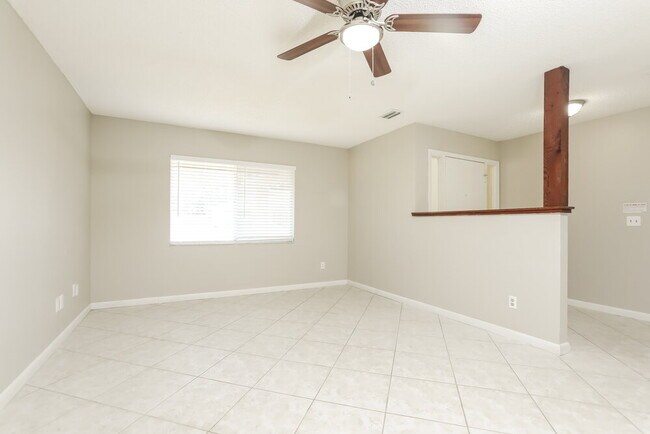 Building Photo - 208 12 League Cir