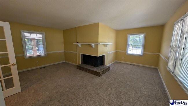 Building Photo - 2262 Kingston Dr