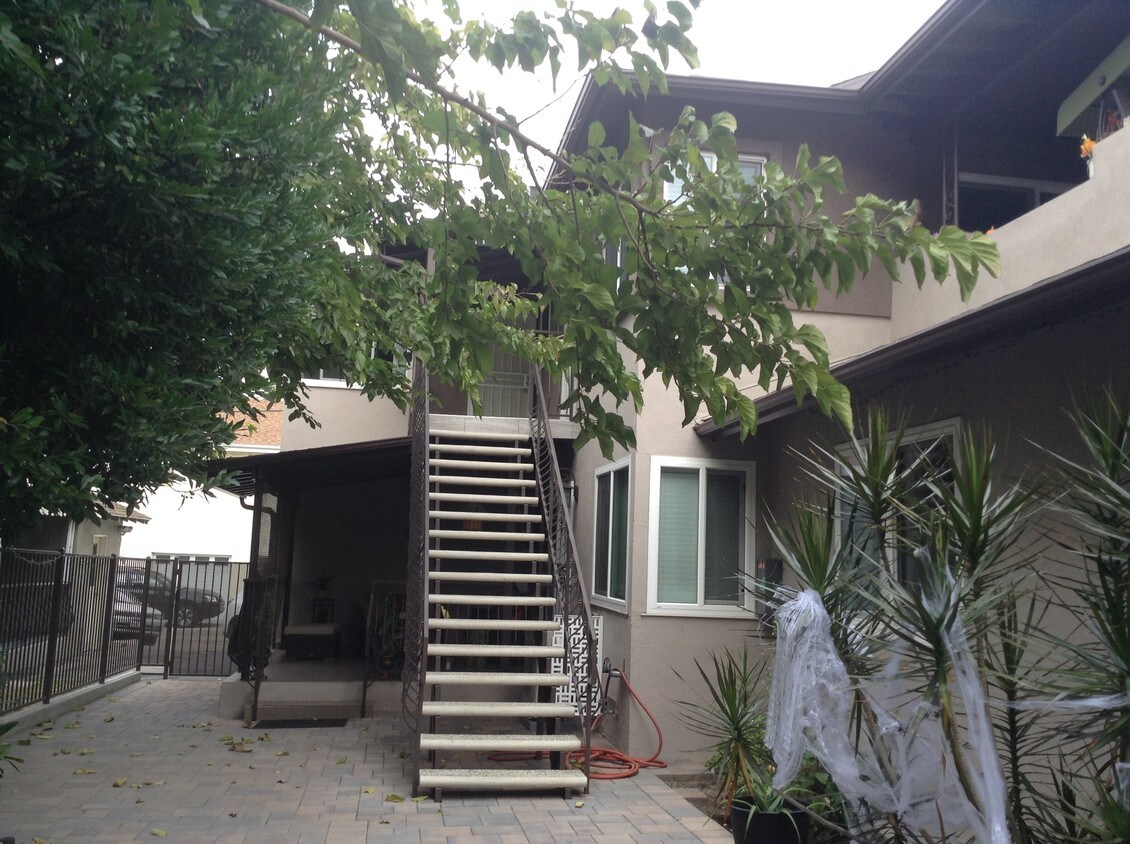 Primary Photo - 14149 Moorpark St