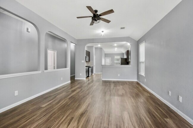 Foto del edificio - 2335 Spring Hollow Dr