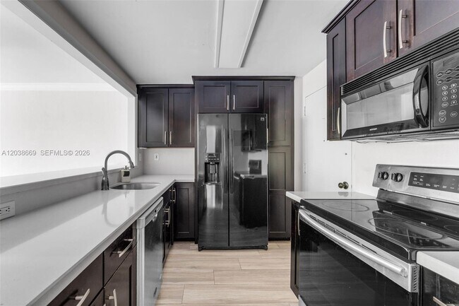 Foto del edificio - 9001 SW 77th Ave