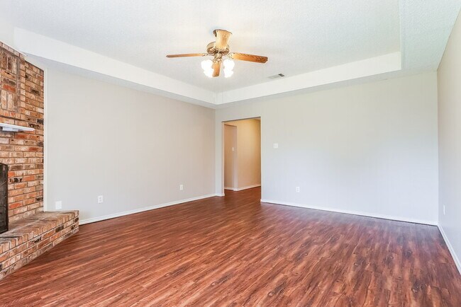 Foto del edificio - 4909 Barberry Dr