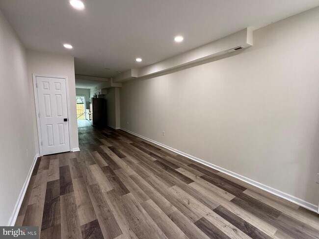 Foto del edificio - 516 Columbus Rd